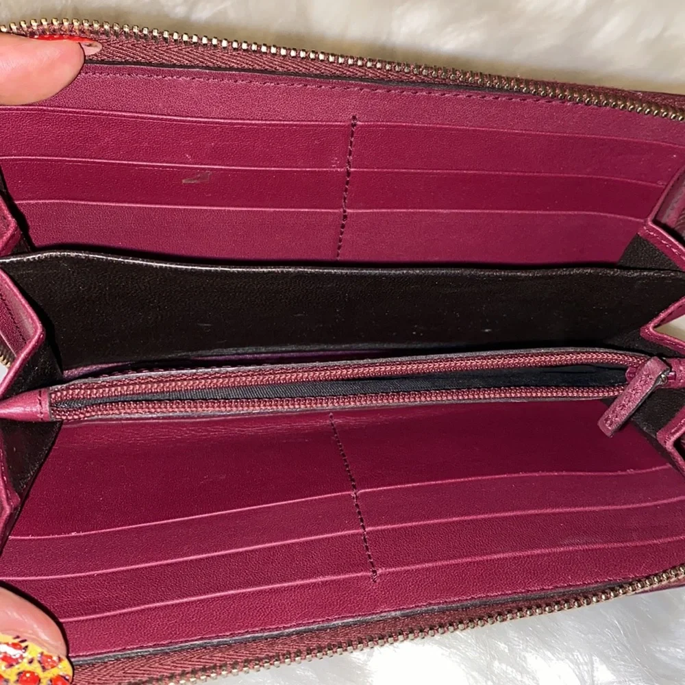 Authentic Gucci Long Zipper Wallet - Picture 7 of 10